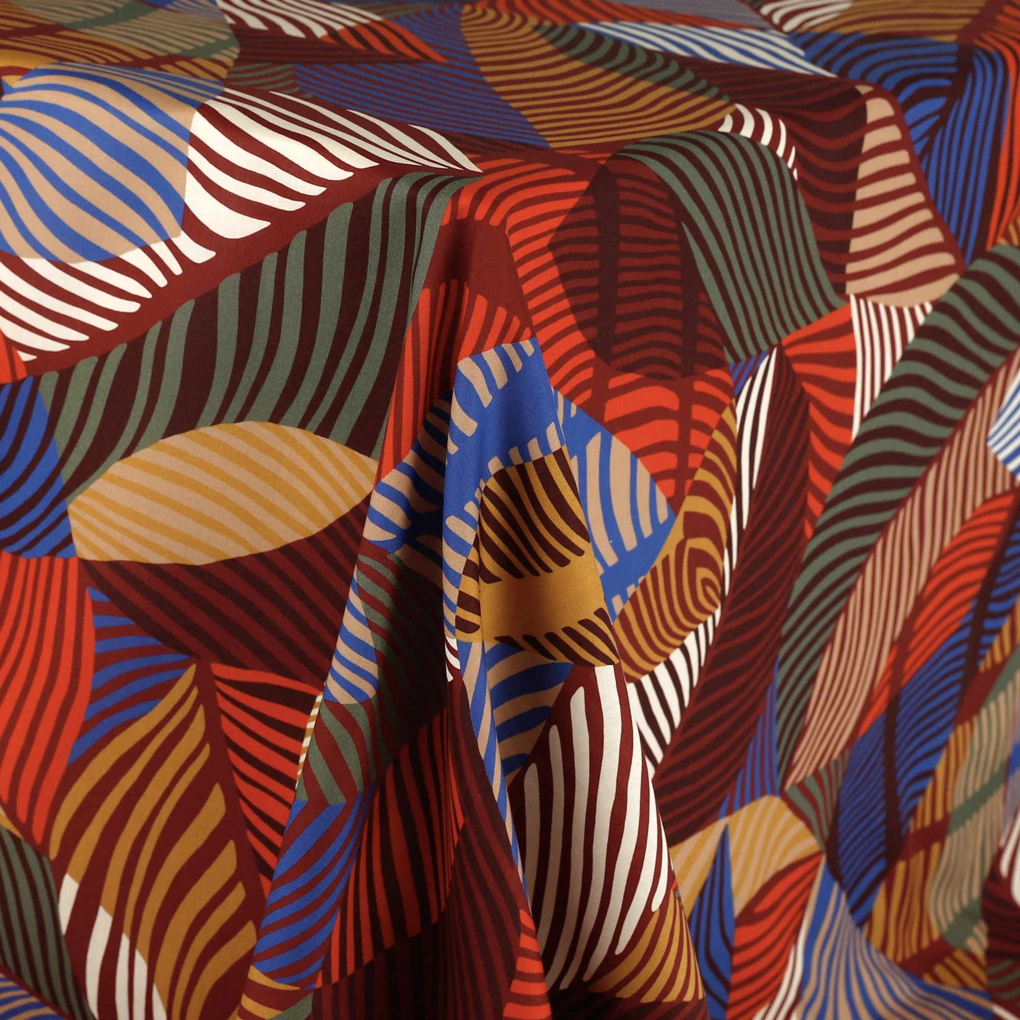Liberty Tana Lawn - Tumbling Wilde/C - Image 2