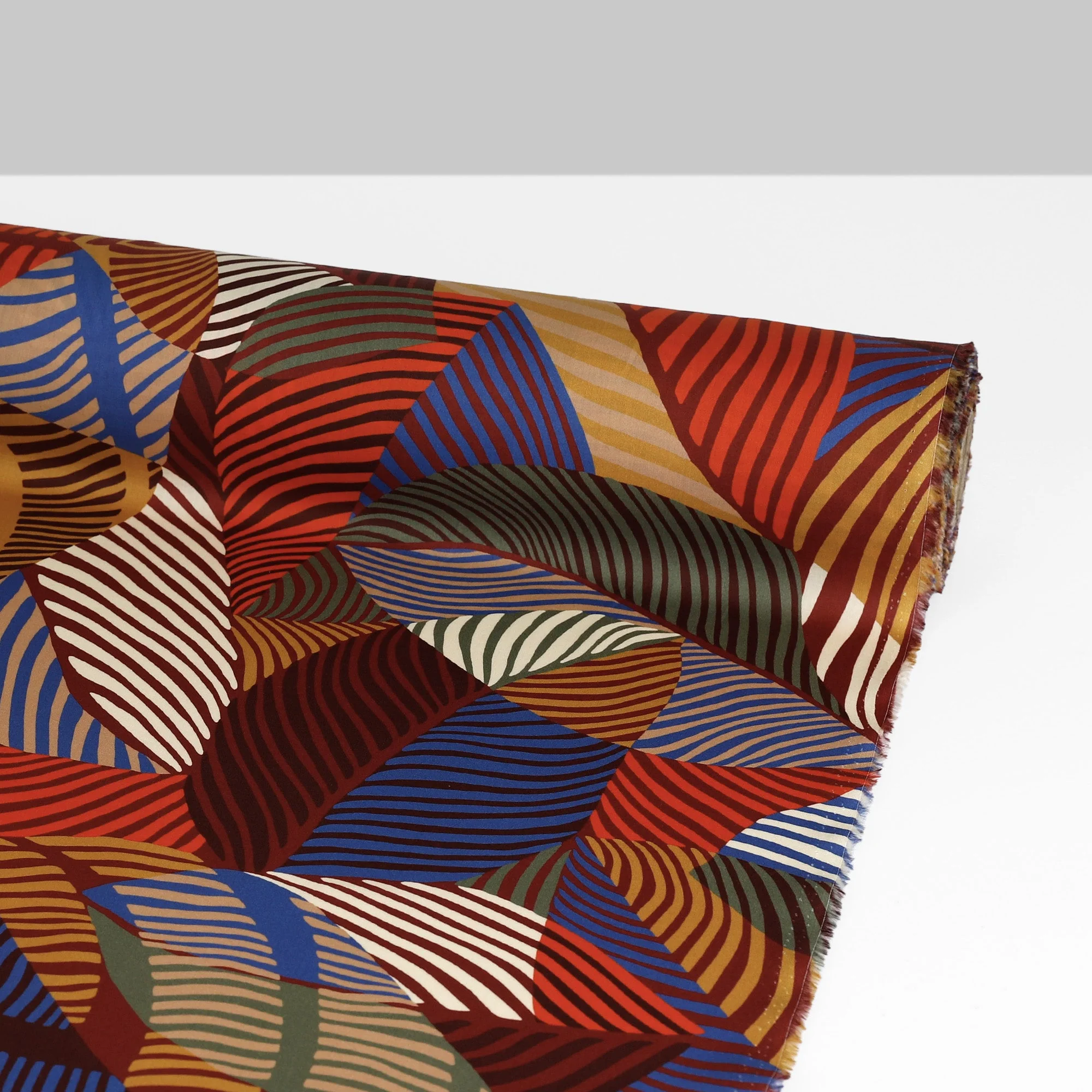 Liberty Tana Lawn - Tumbling Wilde/C - Image 3